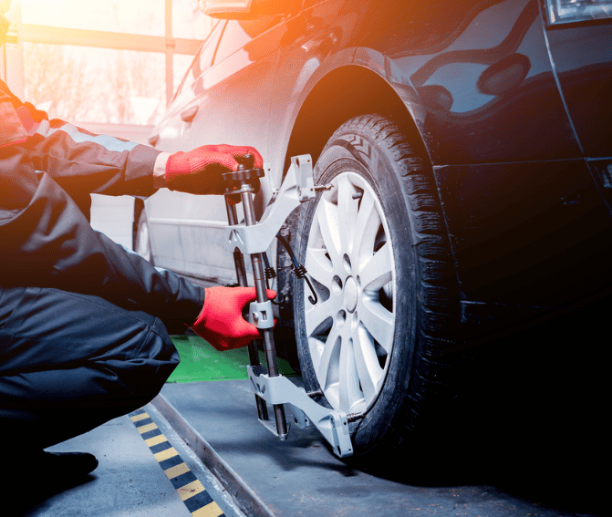 5 Signs that Show your Vehicle Needs Wheel Alignment Service