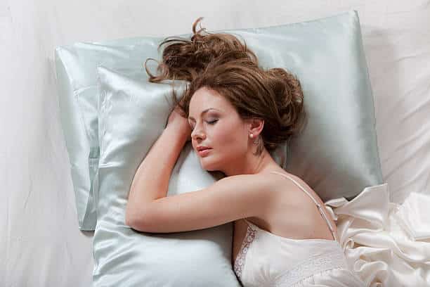 The popularity of silk pillowcases is on the rise