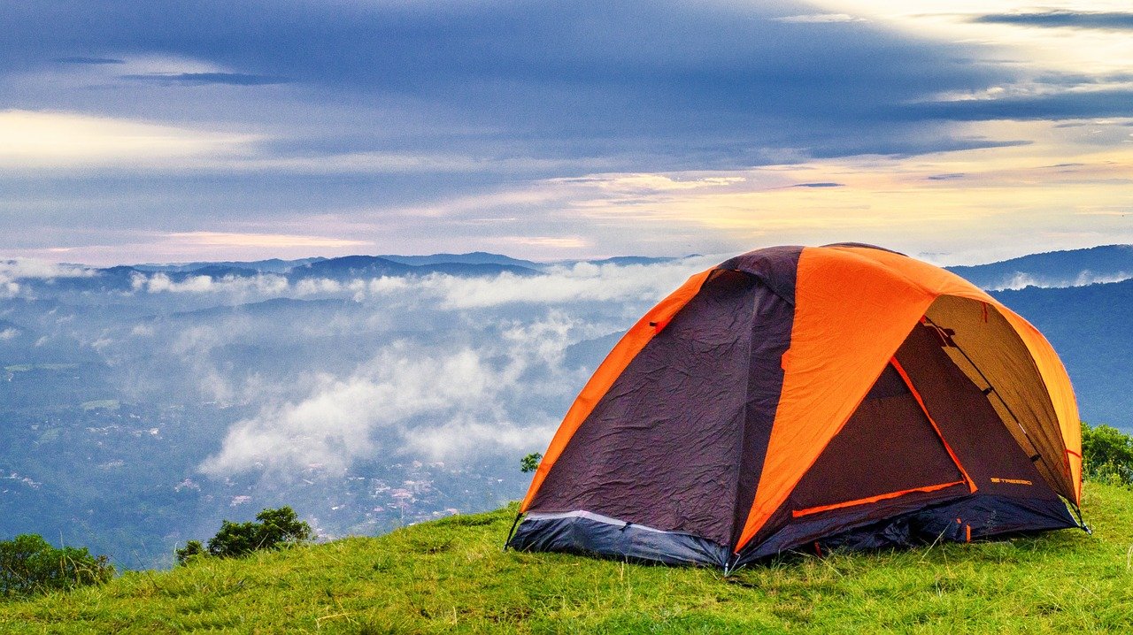 Why Every Camper Should Carry Heavy Duty Tarpaulins on their Camping Trips