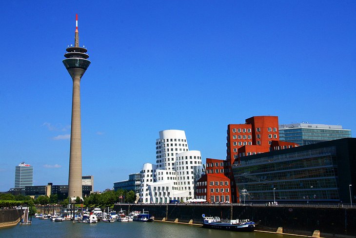 What are the most essential places to see in Dusseldorf?